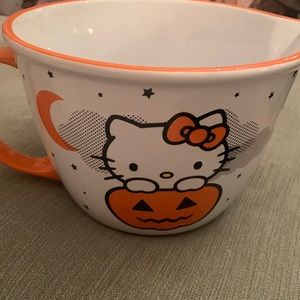 Hello Kitty Halloween mixing bowl